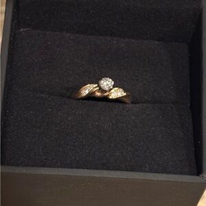 Elegant 14 Karat Yellow Gold Diamond Engagement Ring